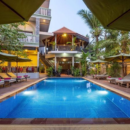 Reveal Courtyard In Reveal Angkor Siem Reap Exterior foto
