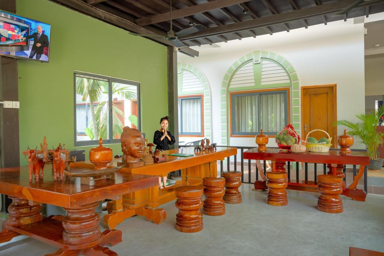 Reveal Courtyard In Reveal Angkor Siem Reap Exterior foto