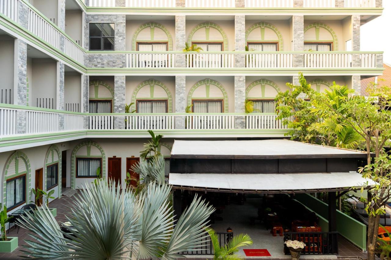 Reveal Courtyard In Reveal Angkor Siem Reap Exterior foto