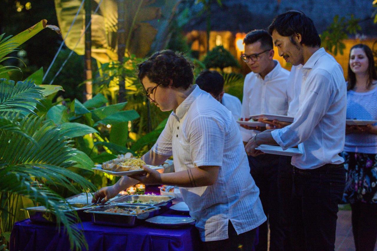 Reveal Courtyard In Reveal Angkor Siem Reap Exterior foto