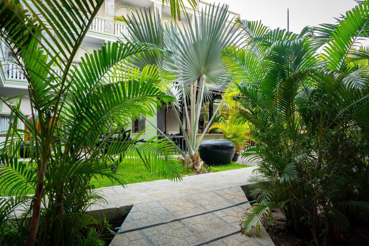 Reveal Courtyard In Reveal Angkor Siem Reap Exterior foto