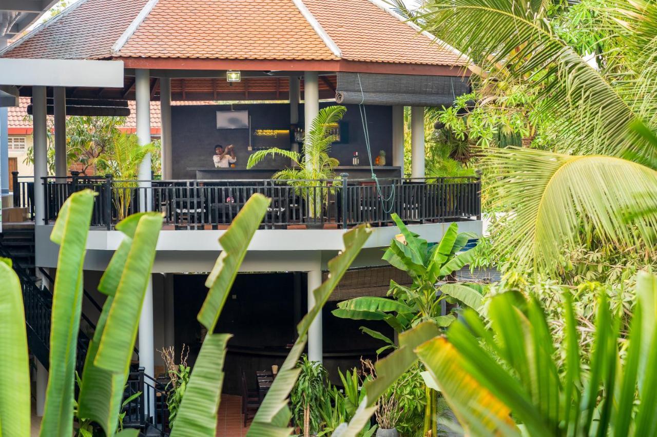Reveal Courtyard In Reveal Angkor Siem Reap Exterior foto