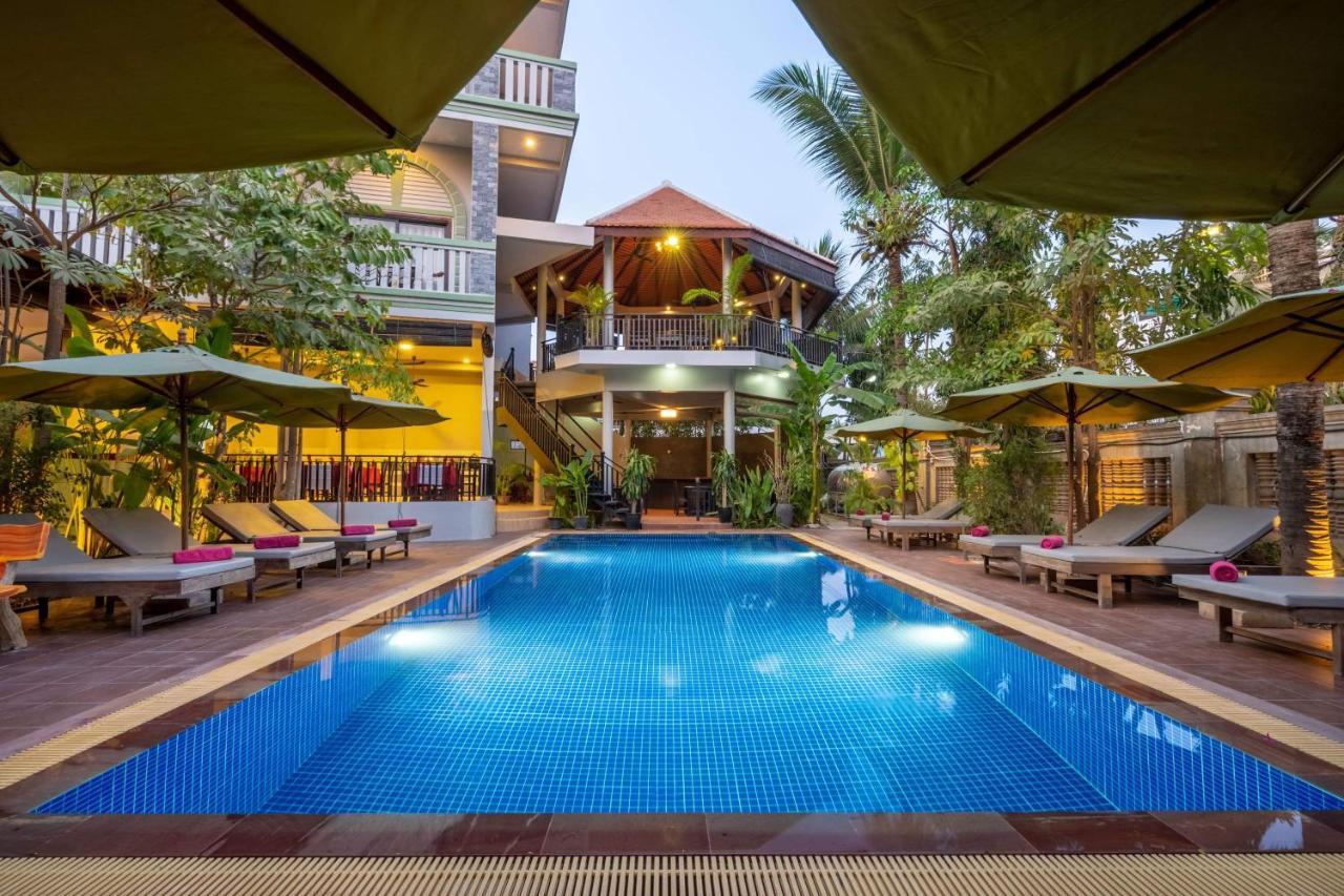 Reveal Courtyard In Reveal Angkor Siem Reap Exterior foto